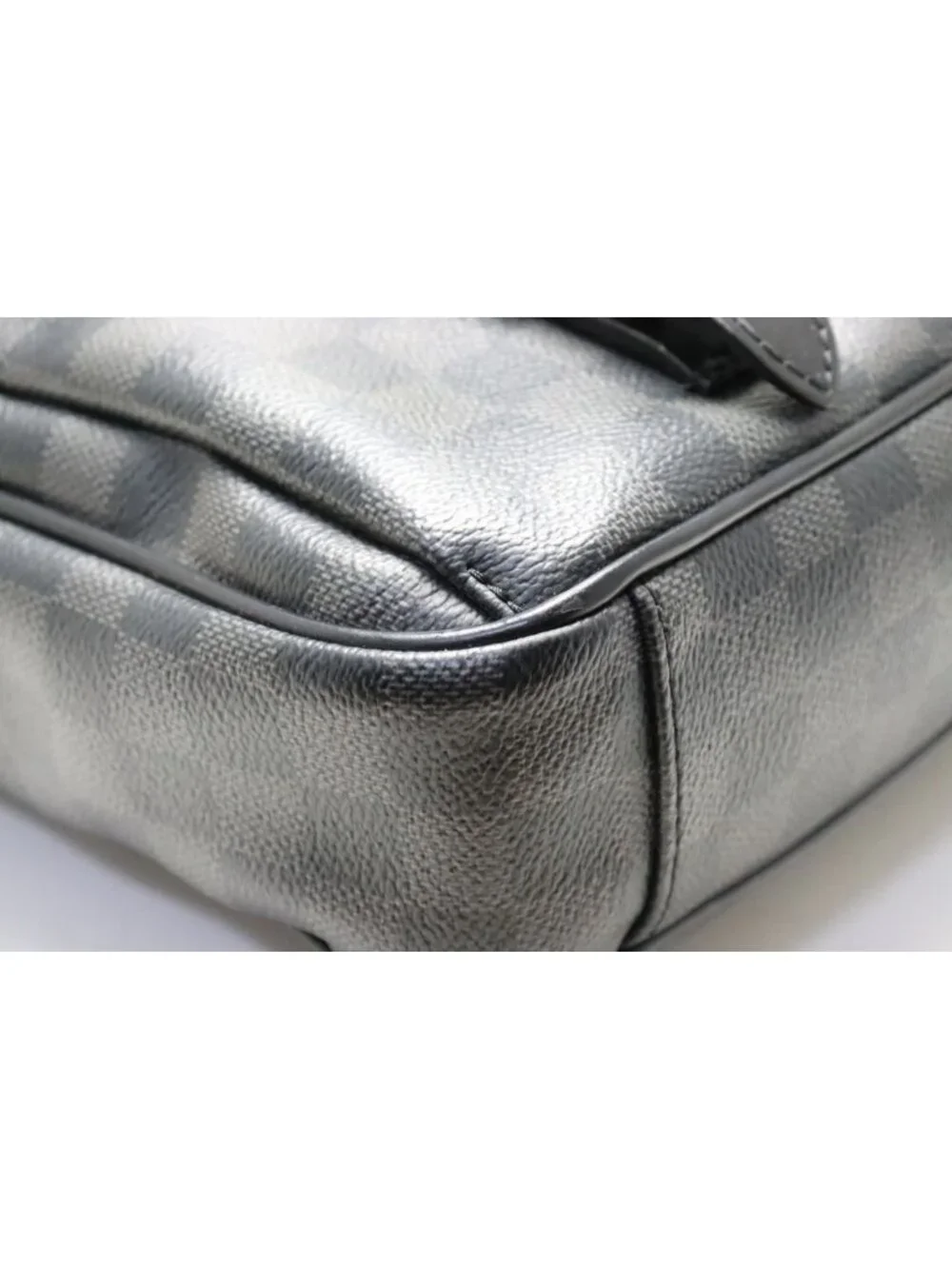 Louis Vuitton Damier Graphite Christopher Messenger Leather Shoulder Bag
